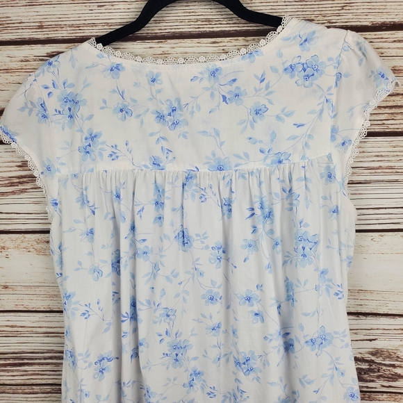 Eileen West Womens Medium White w/ Blue Flowers Cotton Cap Sleeve Short Gown - Picture 9 of 10